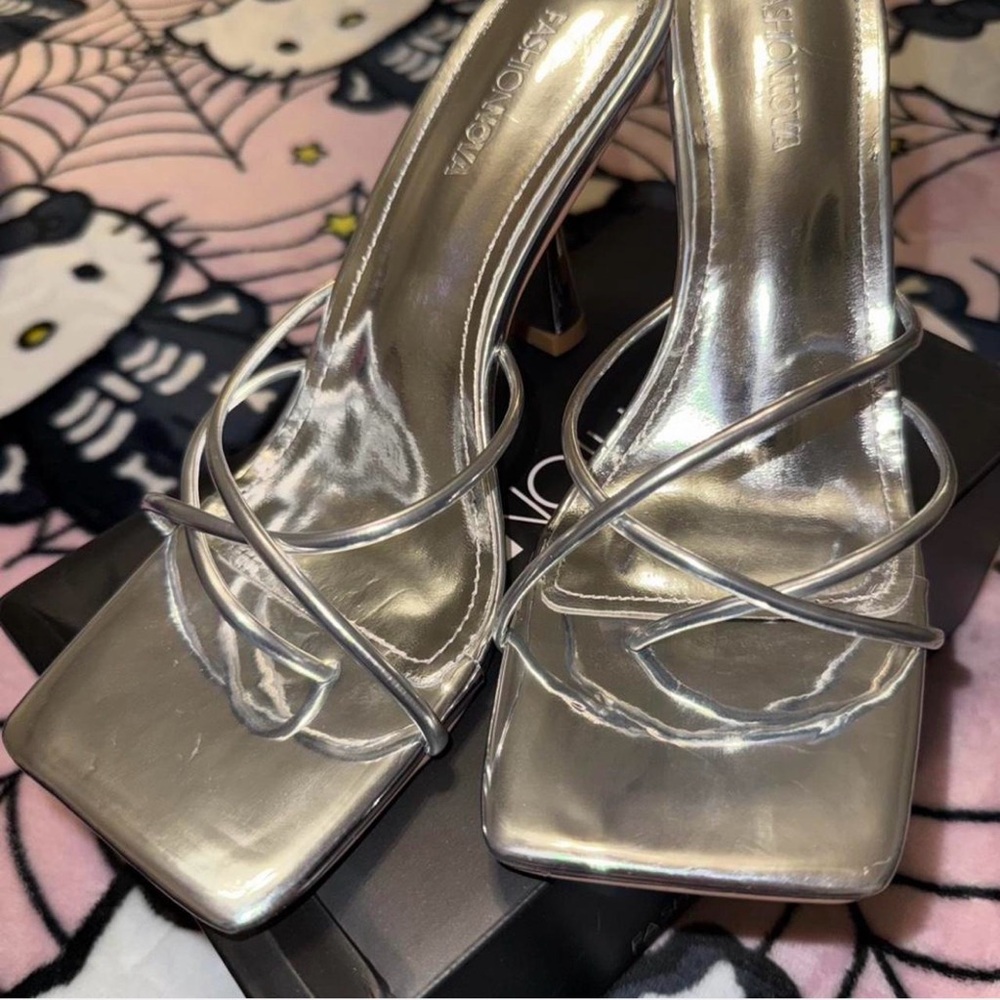 Fashion Nova Metallic Silver Heels - Picture 4 of 5